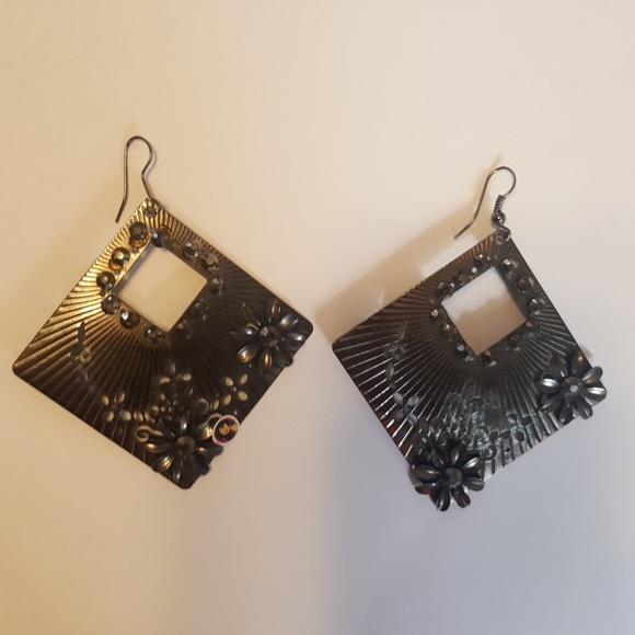 Diamond silver drop earrings - Picture 3 of 8